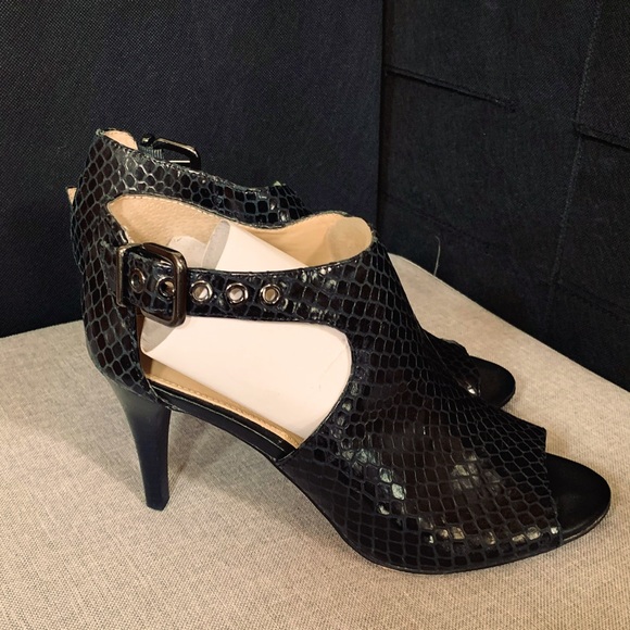 Black Snake skin textured Sandals - Picture 2 of 3